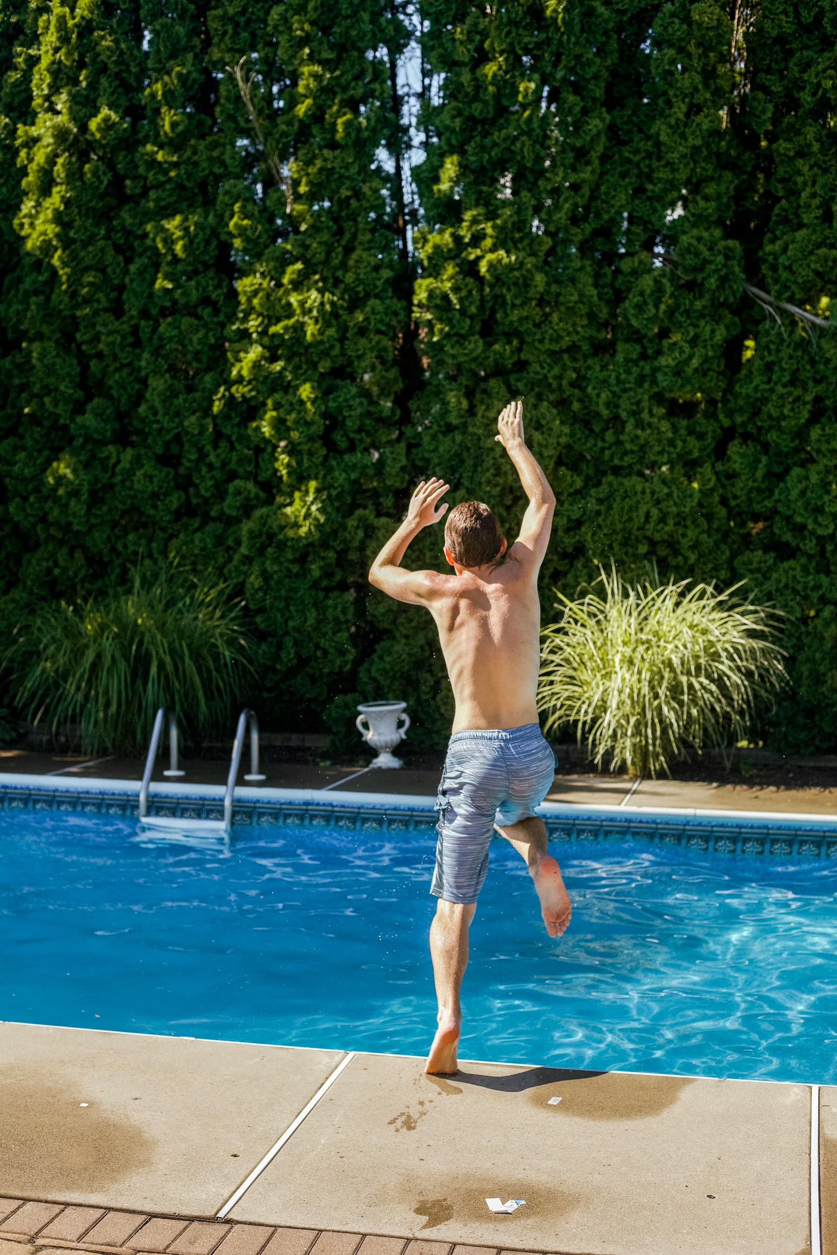 crestview swimming pools